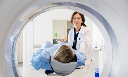 ¿Quiénes deben someterse a pruebas de detección de cáncer de pulmón y cuándo?